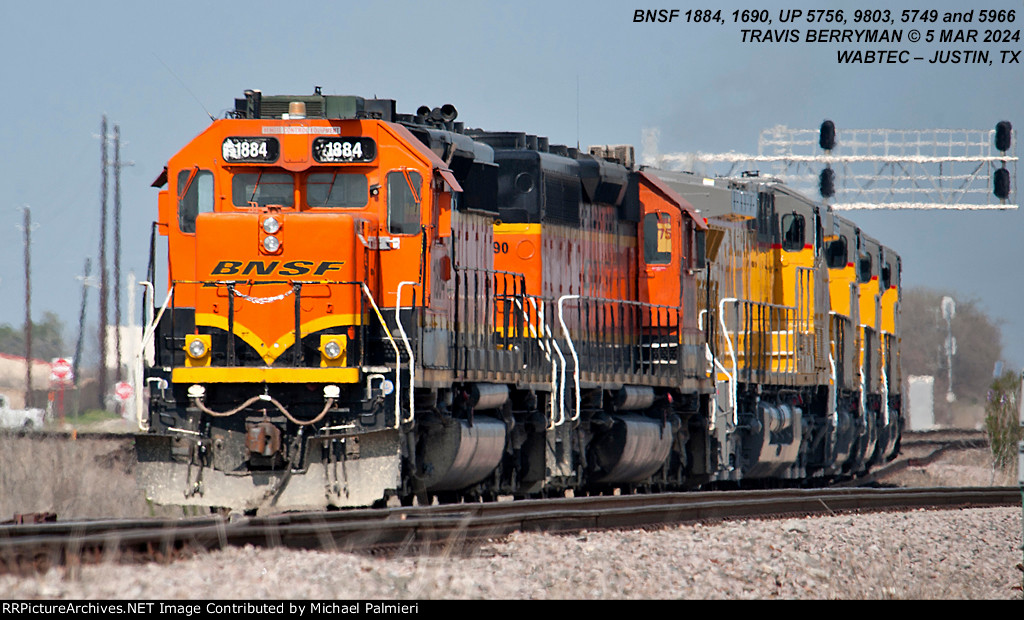 BNSF SD40-2 1884